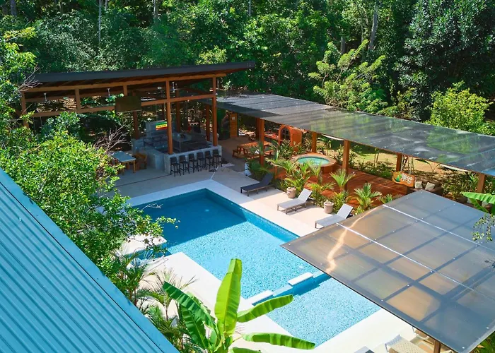 Casa Iris- Home For Family, Steps From The Beach, Pool And Yoga Deck
