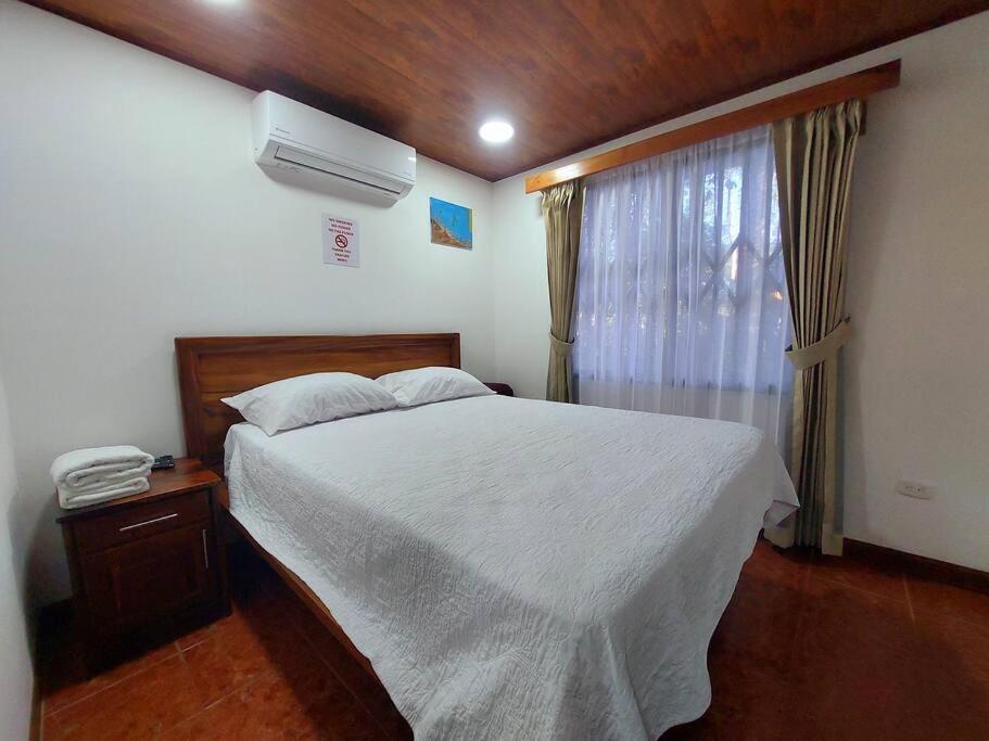 Casa Iris- For Family, Steps From The Beach, Pool And Yoga Deck Holiday home Puerto Viejo de Talamanca