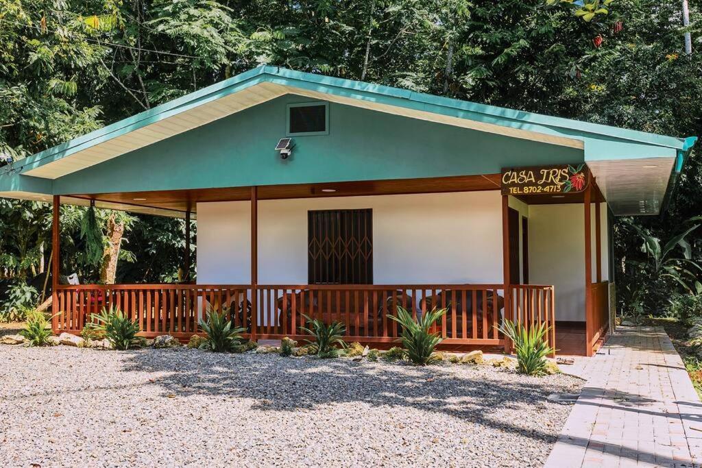 Casa Iris- For Family, Steps From The Beach, Pool And Yoga Deck Holiday home