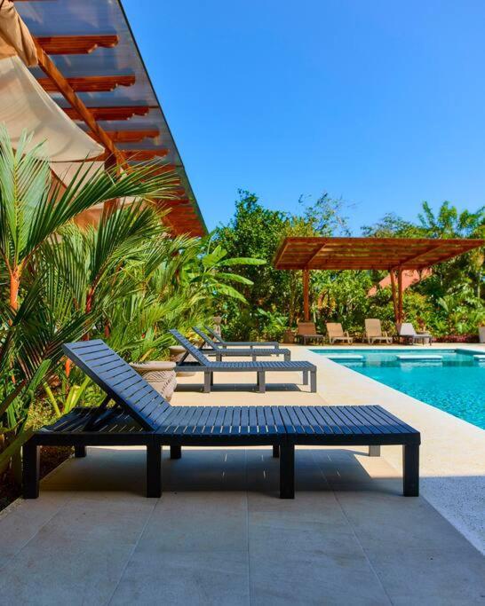 Casa Iris- For Family, Steps From The Beach, Pool And Yoga Deck Puerto Viejo de Talamanca