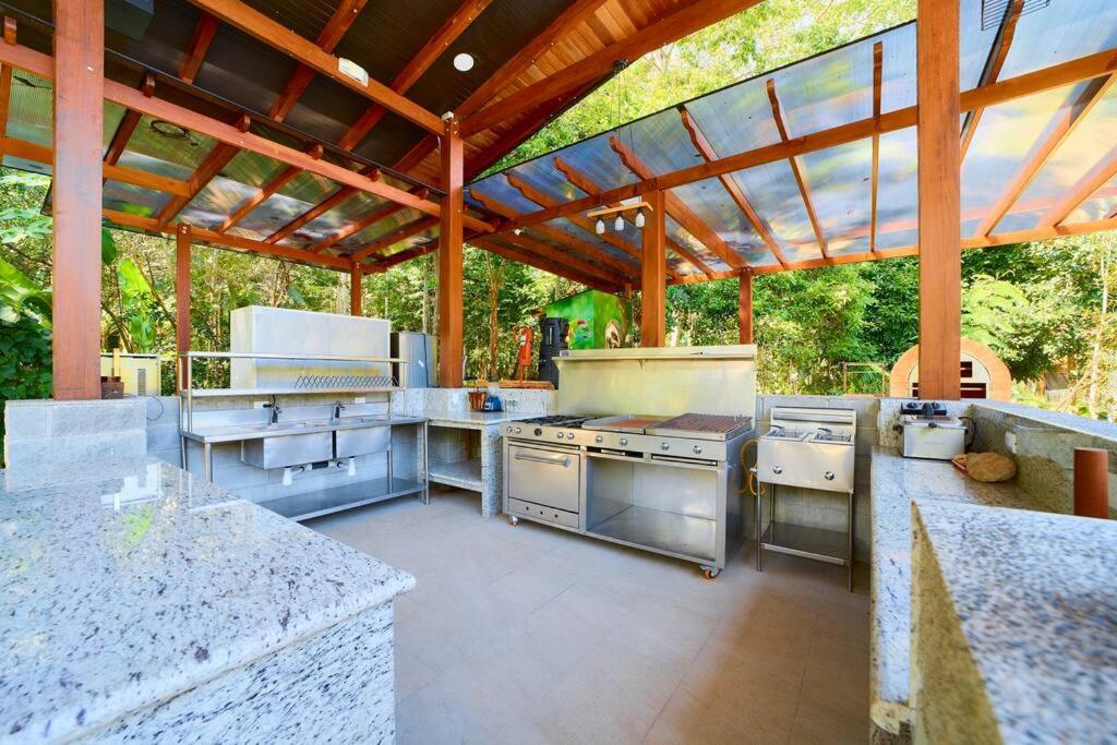 Casa Iris- For Family, Steps From The Beach, Pool And Yoga Deck Holiday home