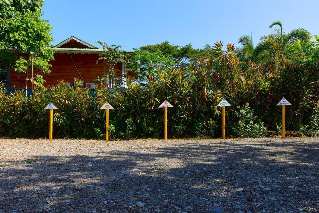 Casa Iris- For Family, Steps From The Beach, Pool And Yoga Deck