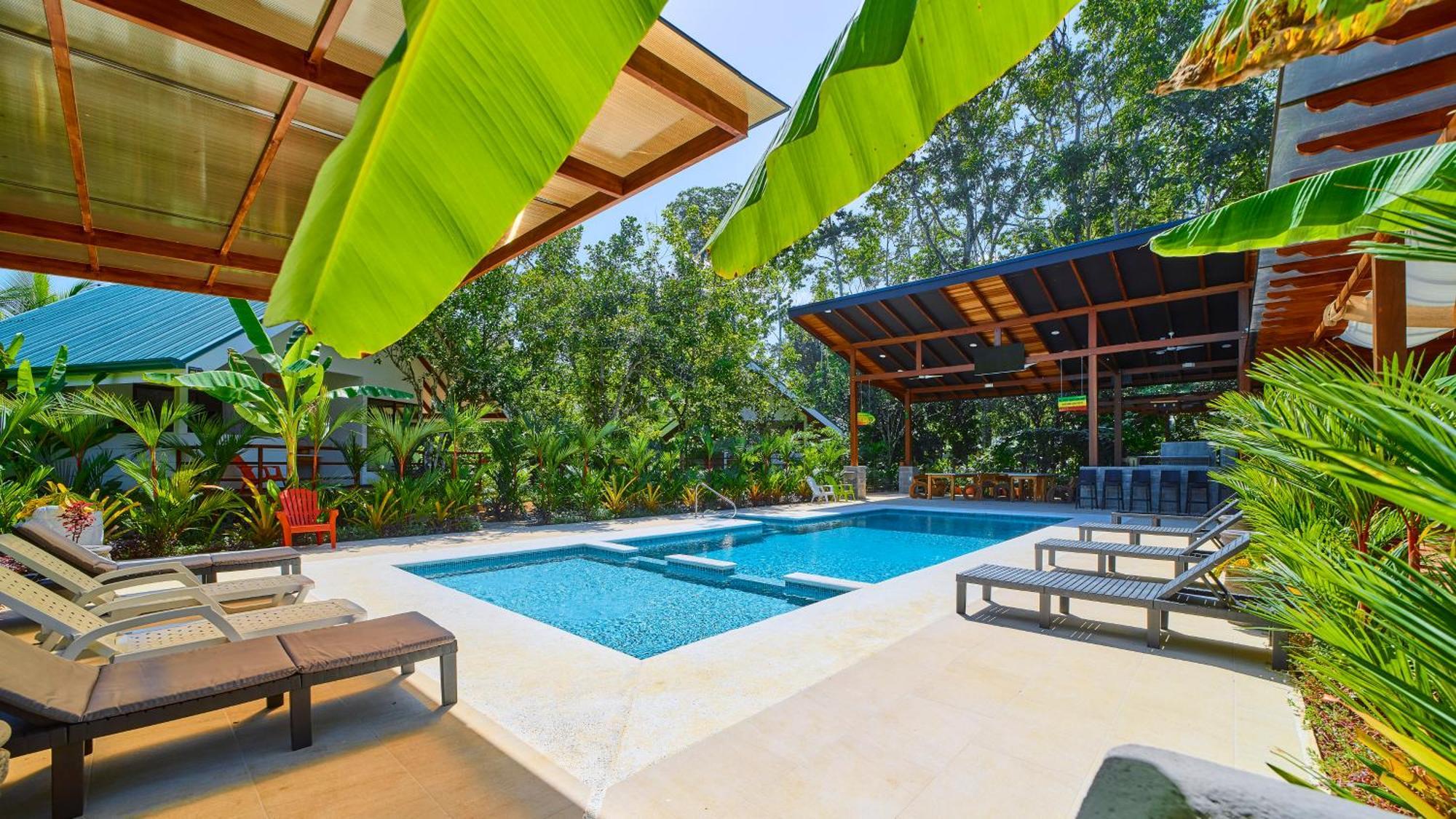 Casa Iris- For Family, Steps From The Beach, Pool And Yoga Deck Holiday home *